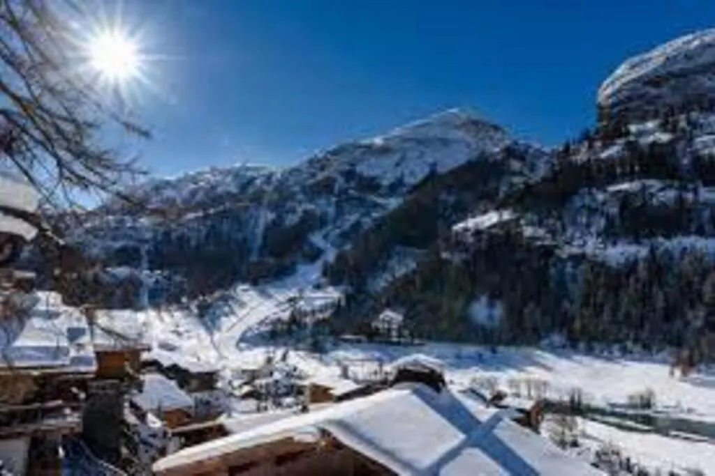 아파트 Powder Ridge - 6 Bedroom Chalet With Hot Tub 티뉴