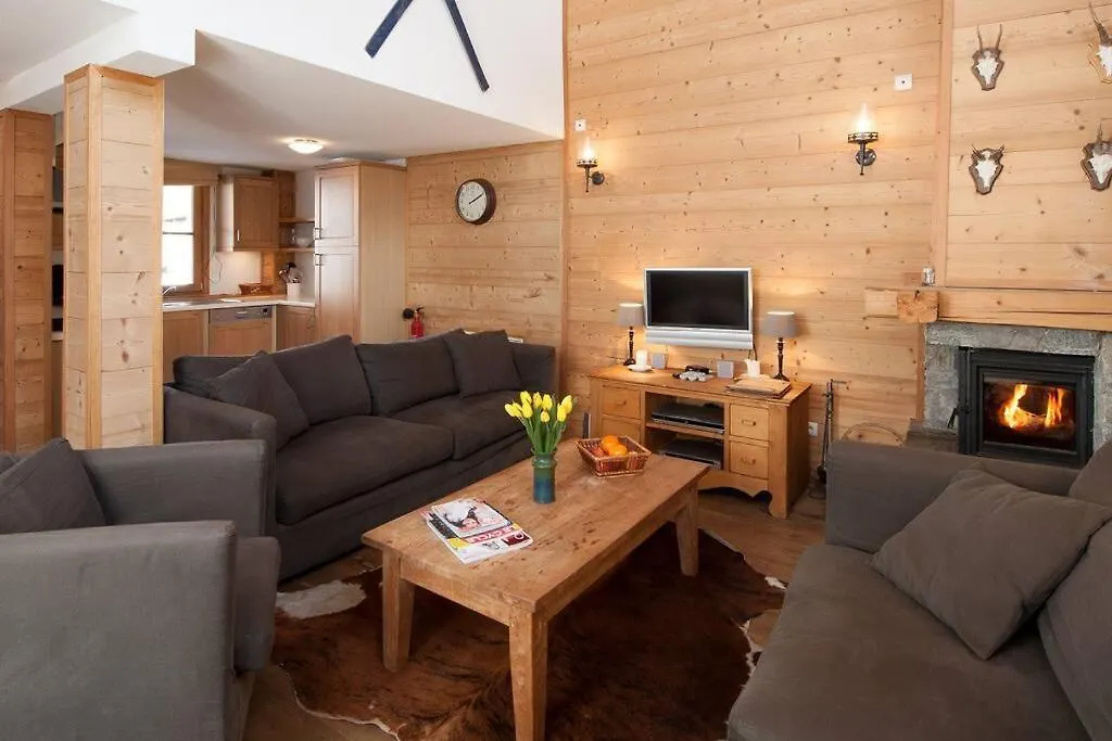 Powder Ridge - 6 Bedroom Chalet With Hot Tub Tignes France
